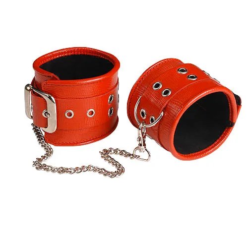 оковы кожаные красные с широким ремешком, соединенные цепочкой длиной 35см 3072-2 в Севастополе