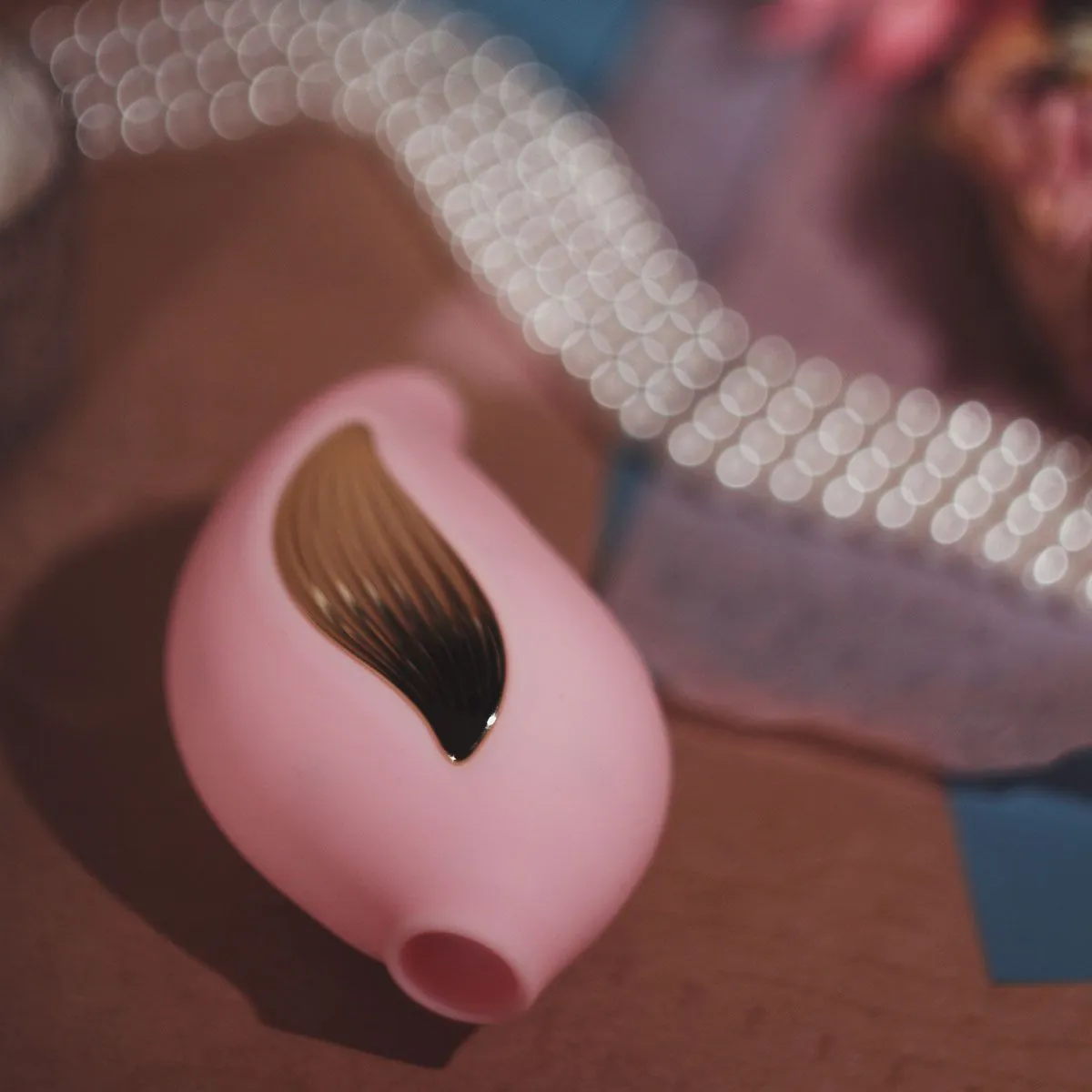 вибромассажер птичка с функцией всасывания, розовый в Севастополе