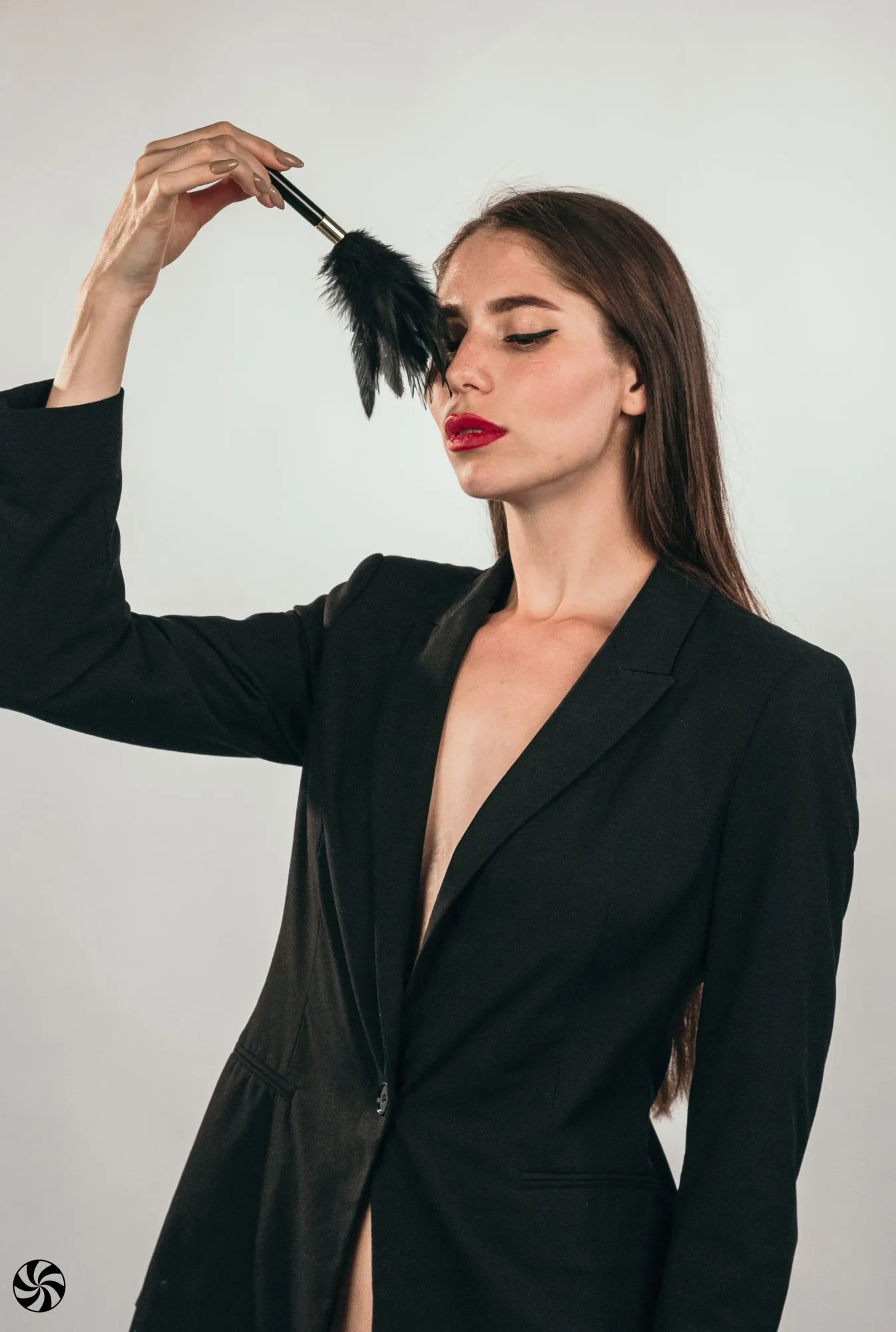тиклер burlesque plume black 1082-02lola в Севастополе