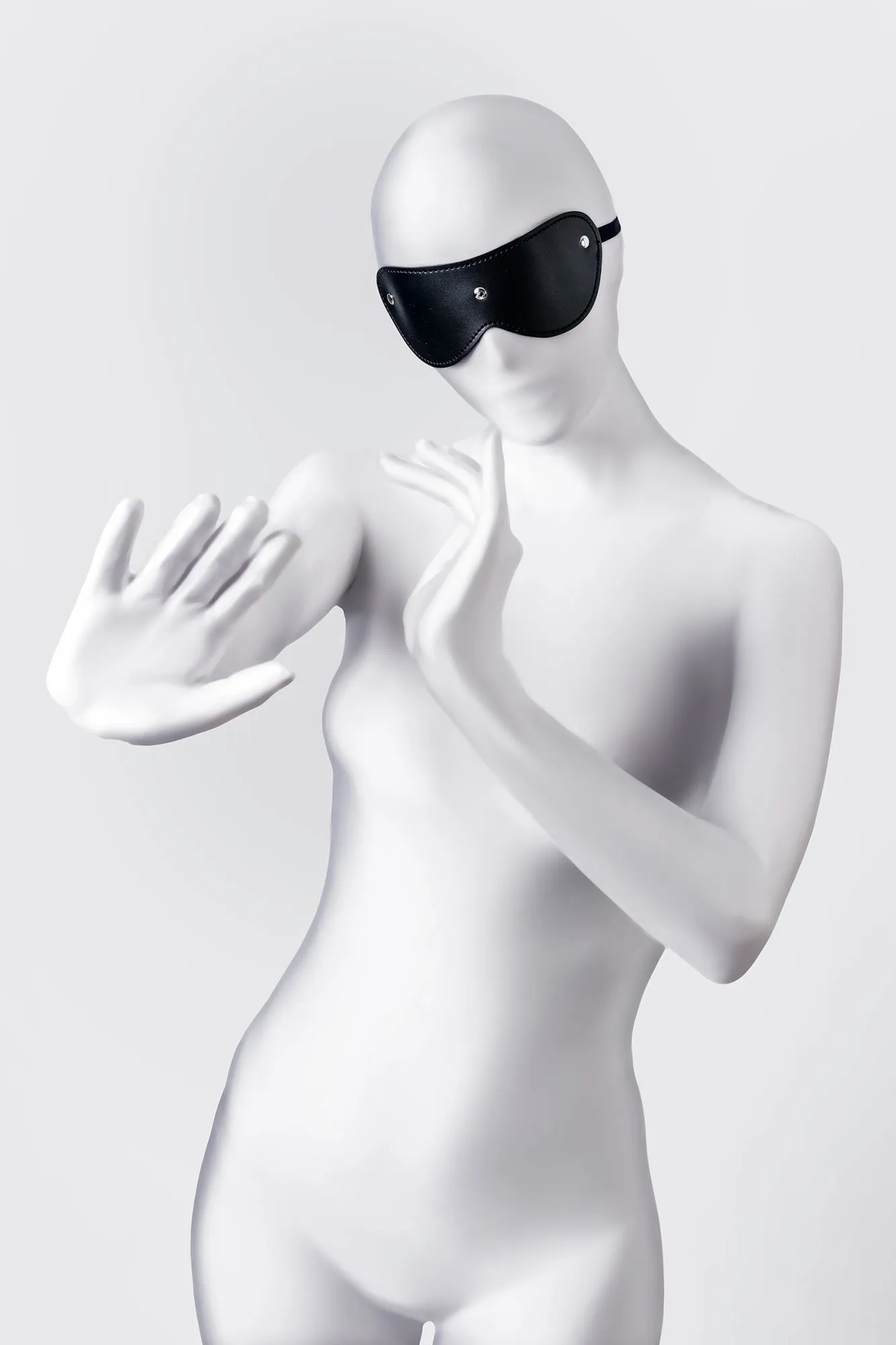 маска anonymo, pu кожа, черная, 24 см в Севастополе