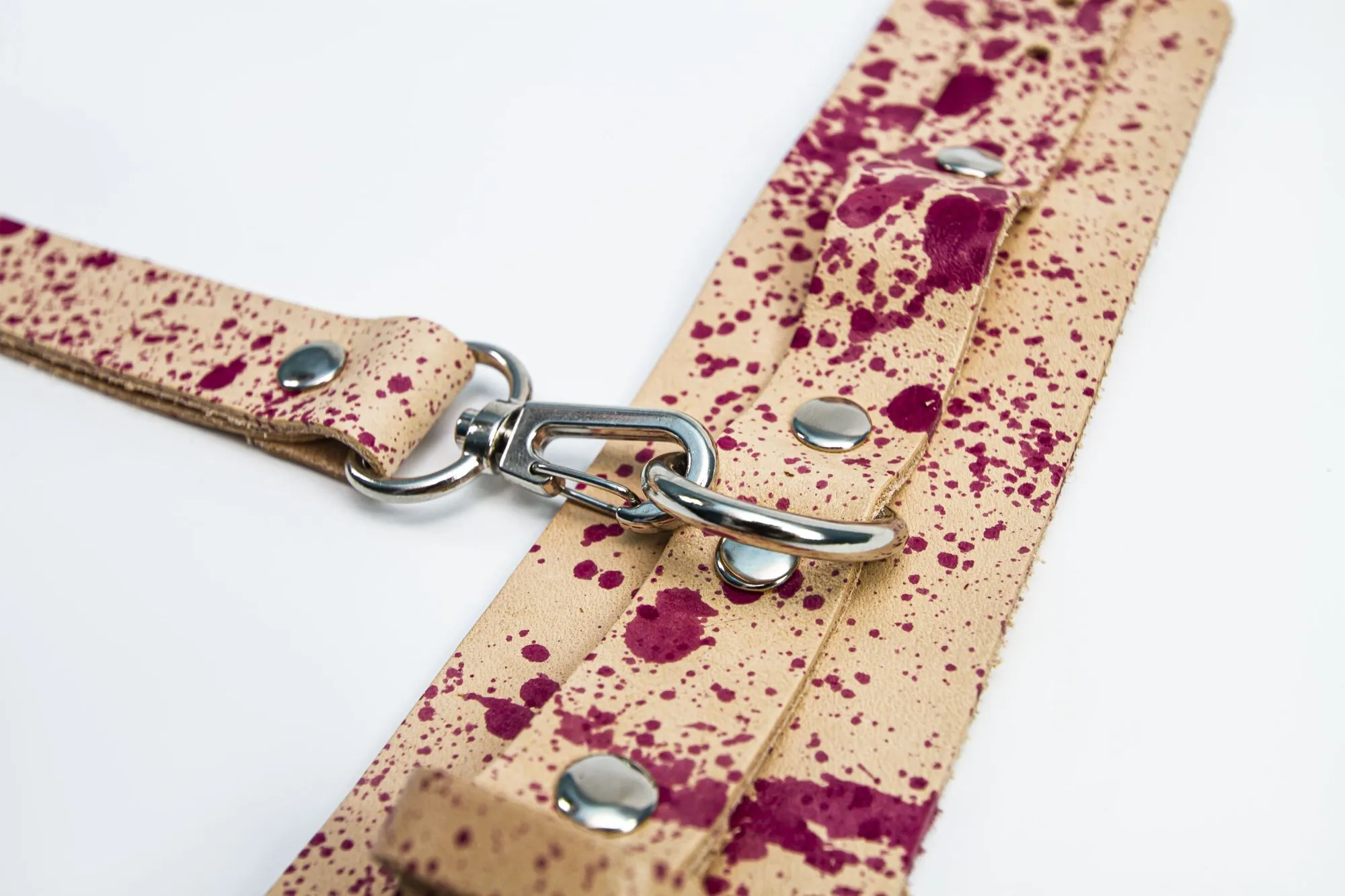 наручники широкие сплэш ручная окраска, красные брызги в Севастополе