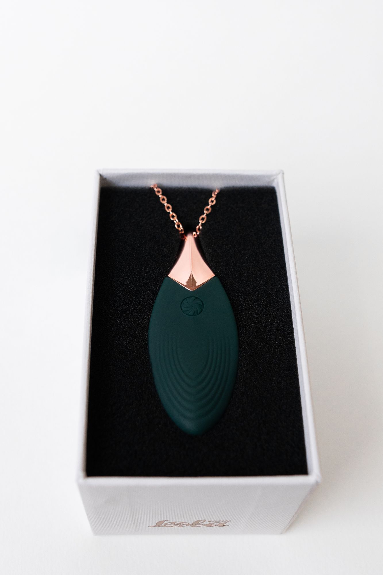 вибро-кулон liberty leaf 9300-01lola в Севастополе
