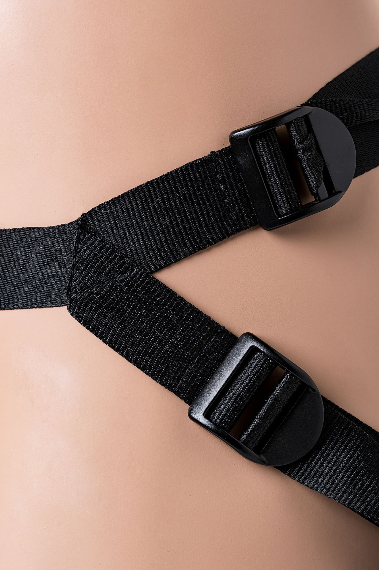 страпон на креплении lovetoy с поясом harness, реалистичный, neoskin, телесный, 17,5 см в Севастополе