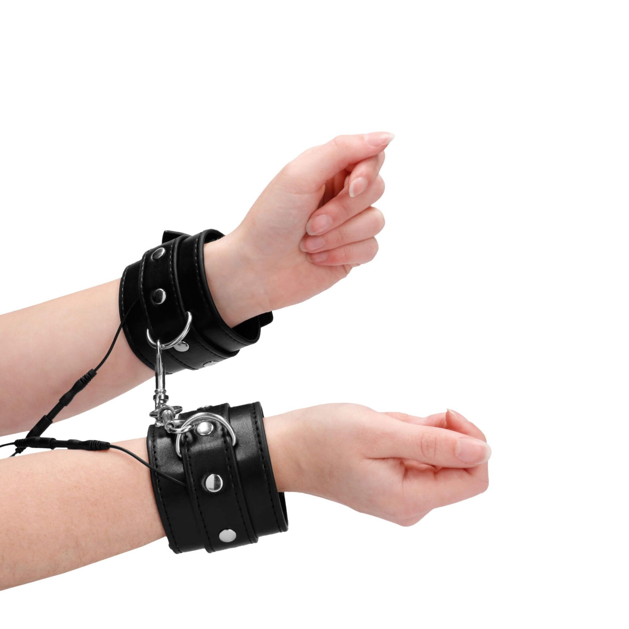 наручники декоративные с электростимуляцией shots media electroshock electro handcuffs, черные в Севастополе